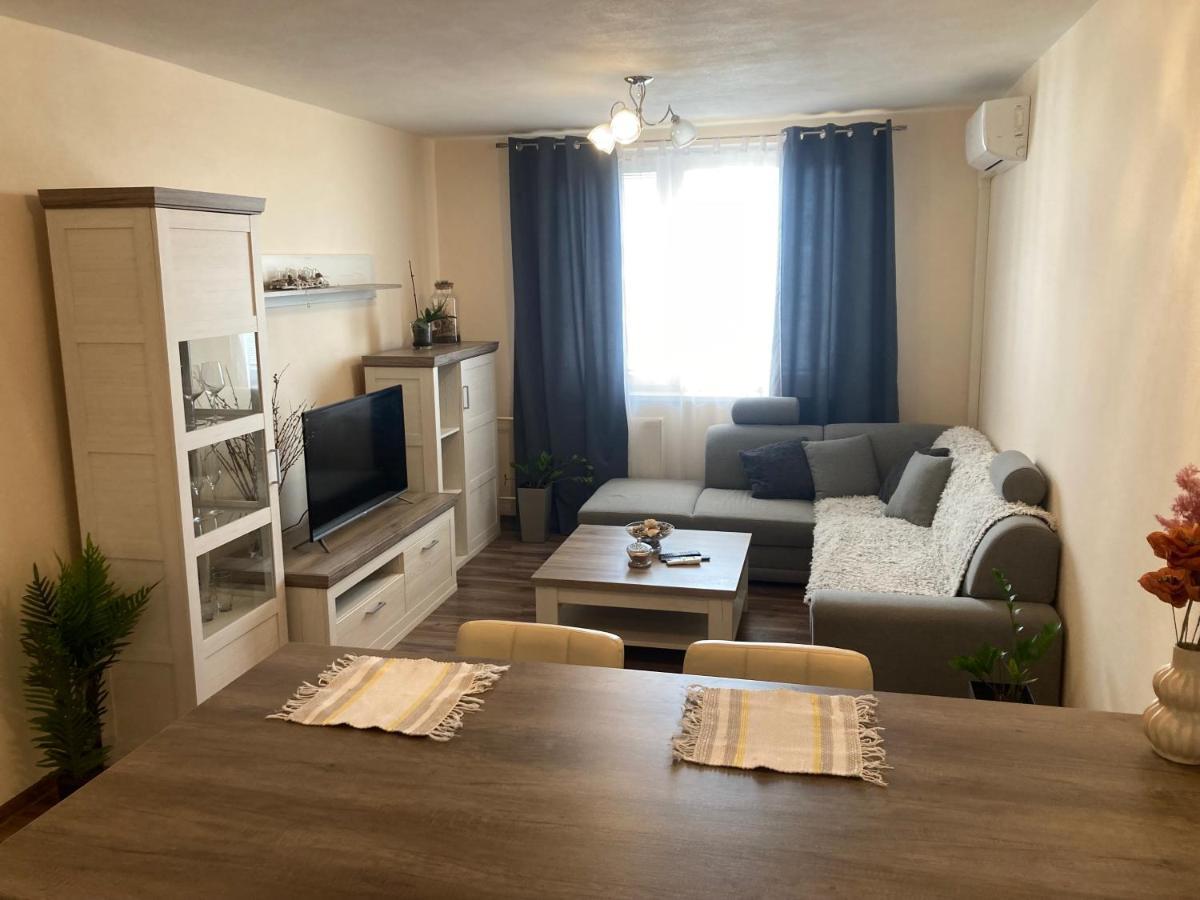 2 Rooms Apartment In Michalovce Ngoại thất bức ảnh